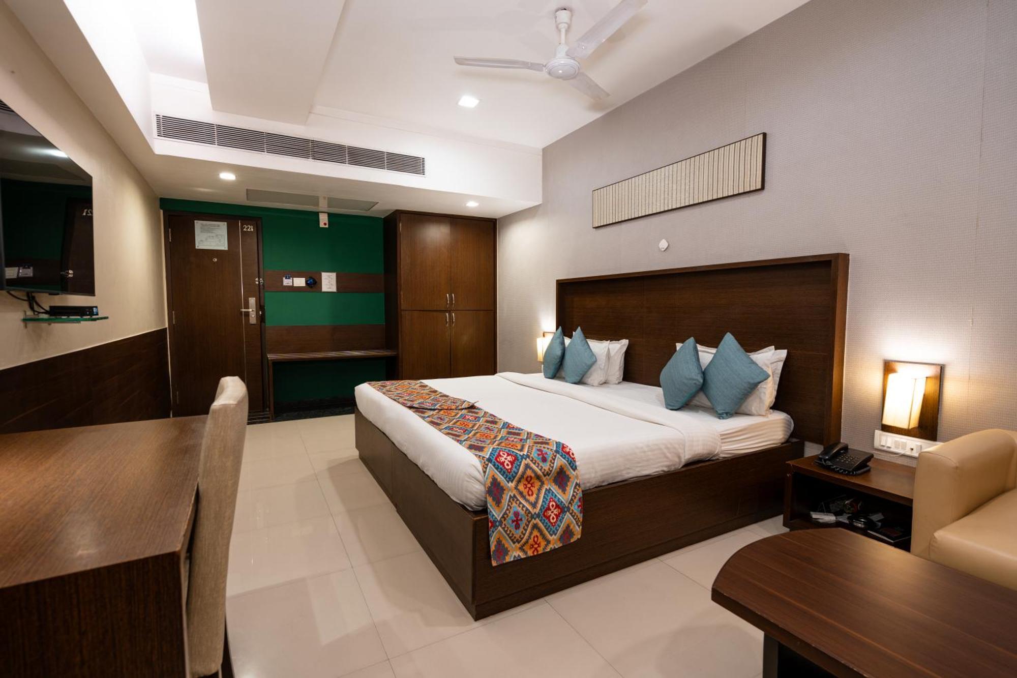 Gcc Hotel And Club Mira-Bhayandar Экстерьер фото