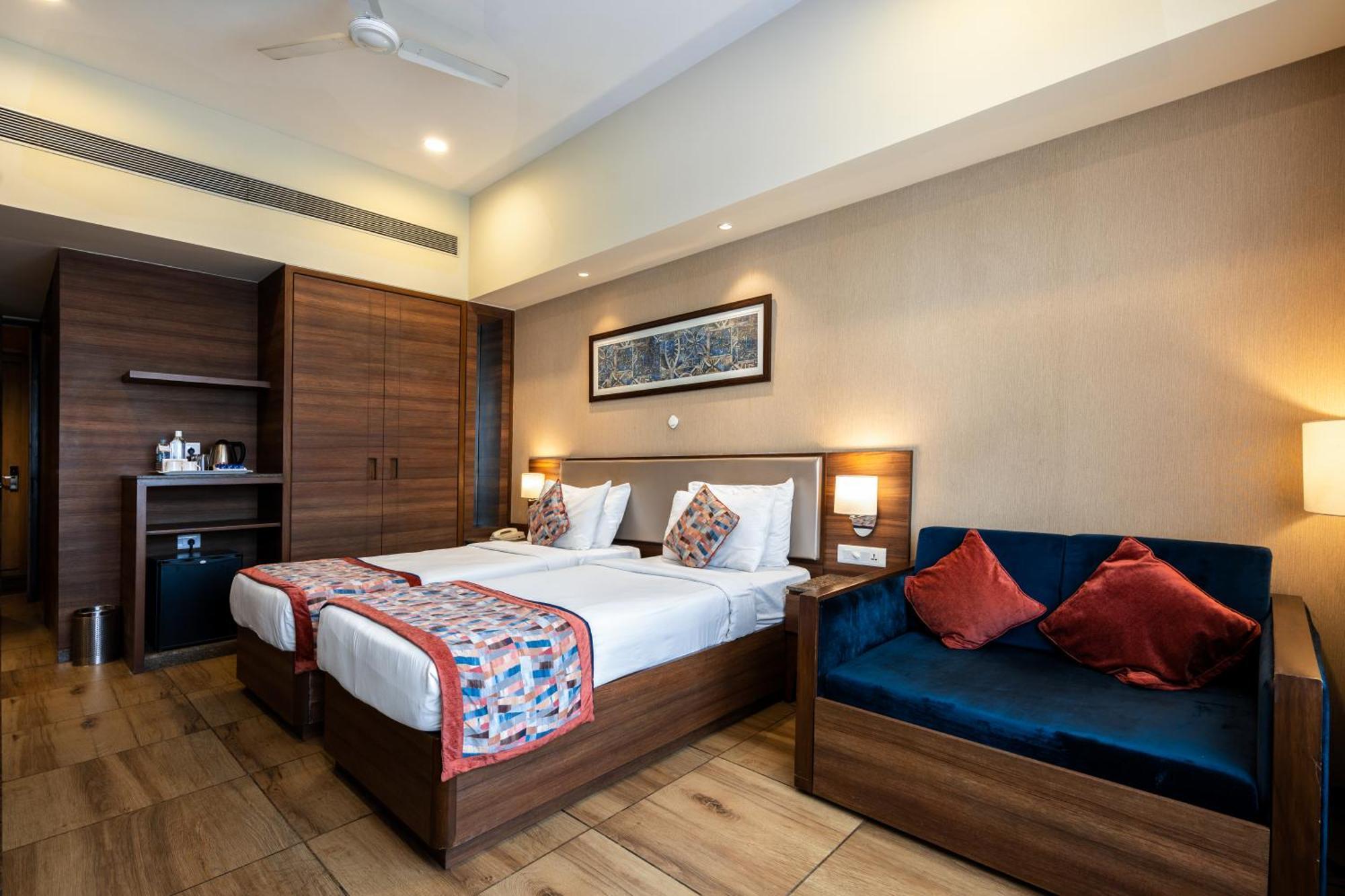 Gcc Hotel And Club Mira-Bhayandar Экстерьер фото