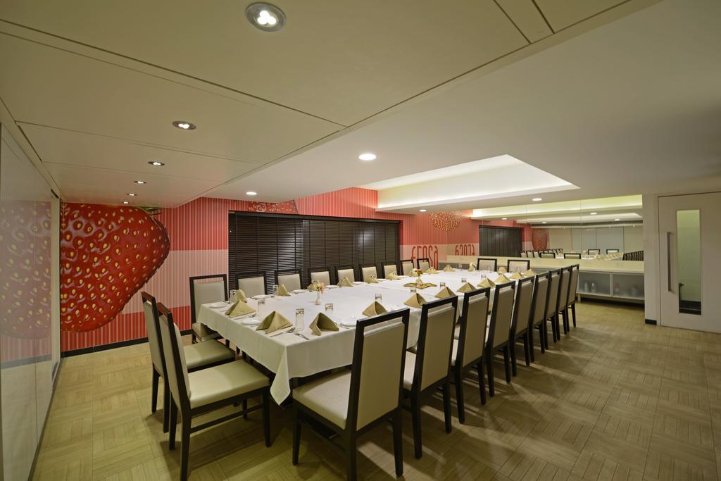 Gcc Hotel And Club Mira-Bhayandar Экстерьер фото